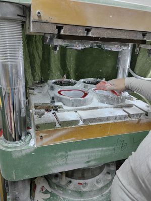 Nahrungsmittelgrad-Harnstoff-Formteil-Mittel pulverisieren C3H6N6 für Geschirr