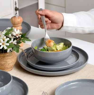 Melaminen Geschirr Set Teller und Schüsseln Set 12Pcs Geschirr Set für 4 Melaminen Teller Outdoor Dinnerware Set Leichtgewicht