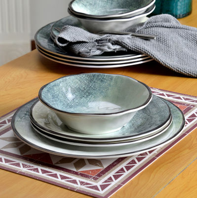 Grünes 12-teiliges Melamin-Dinnerware-Set für den Gebrauch im Freien