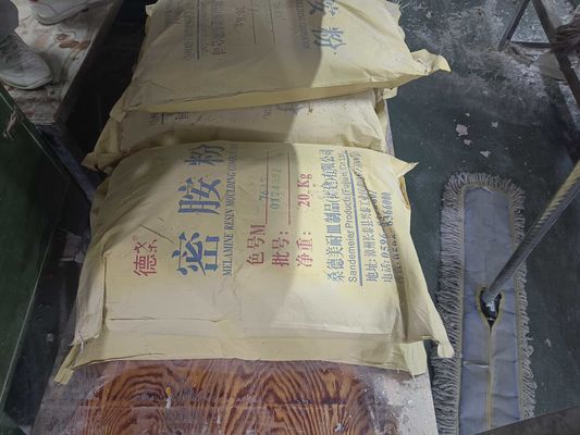 Hochreines Melamin-Formpulver 99,8% angepasste Farbe für die Produktion von Tischgeschirr