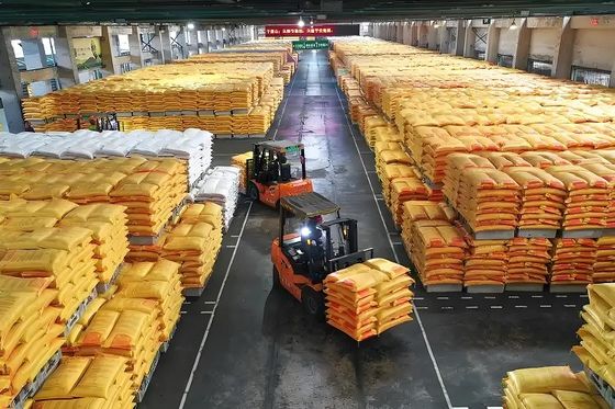 LG110 LG220 LG250 Melaminglaspulver zum Glänzen von Melamingeschirr